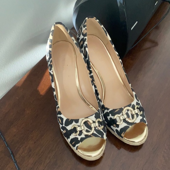 Open Toe Wedges - Picture 1 of 3